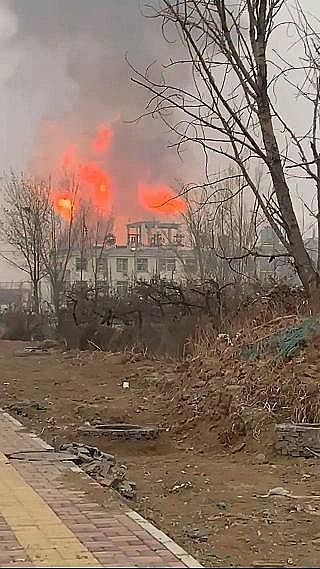 2022���iɰ�V�ϏS��ʯ���fһ�����Sͻ�l��𣬬F������������ը!